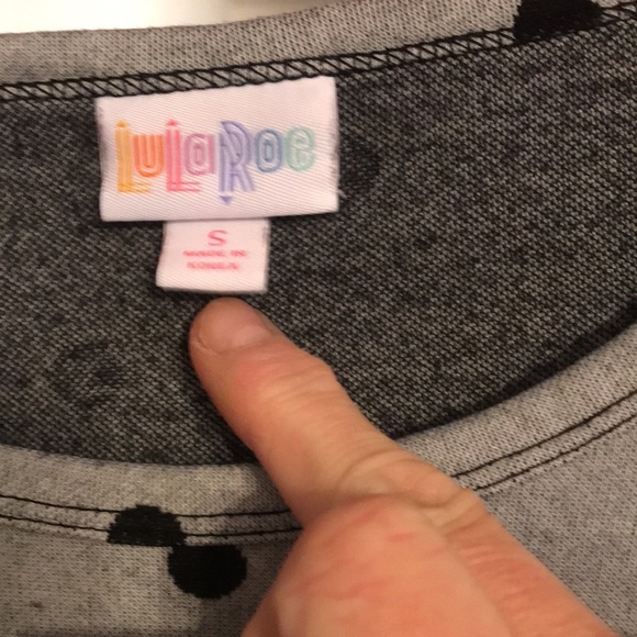 Grey with black polka dot LuLaRoe Short sleeve blouse size small - Picture 5 of 9